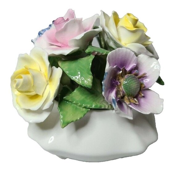 Vintage Radnor Bone China Ceramic 3D Roses Flower Bouquet In White Pot Figurine - Picture 1 of 10